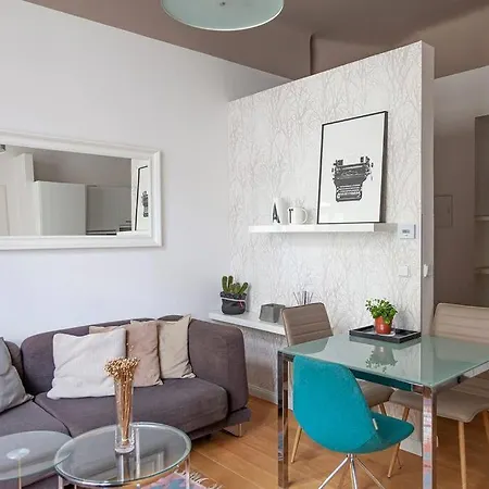 Airconditioned Designer With Balcony Appartement Praag